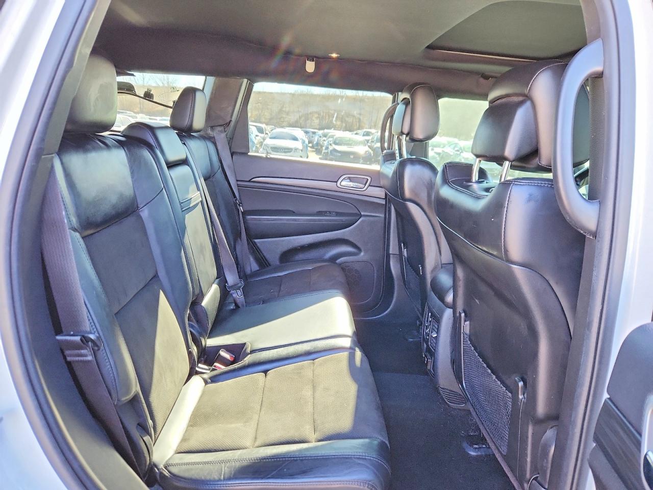 2020 JEEP GRAND CHEROKEE LAREDO photo 31