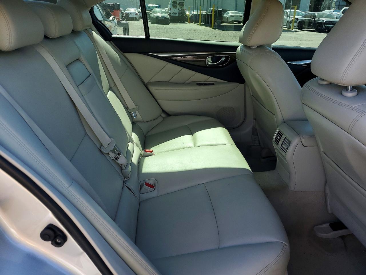 2018 INFINITI Q50 3.0T LUXE photo 19
