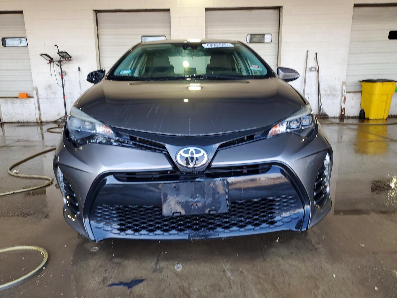 2017 TOYOTA COROLLA SE photo 5