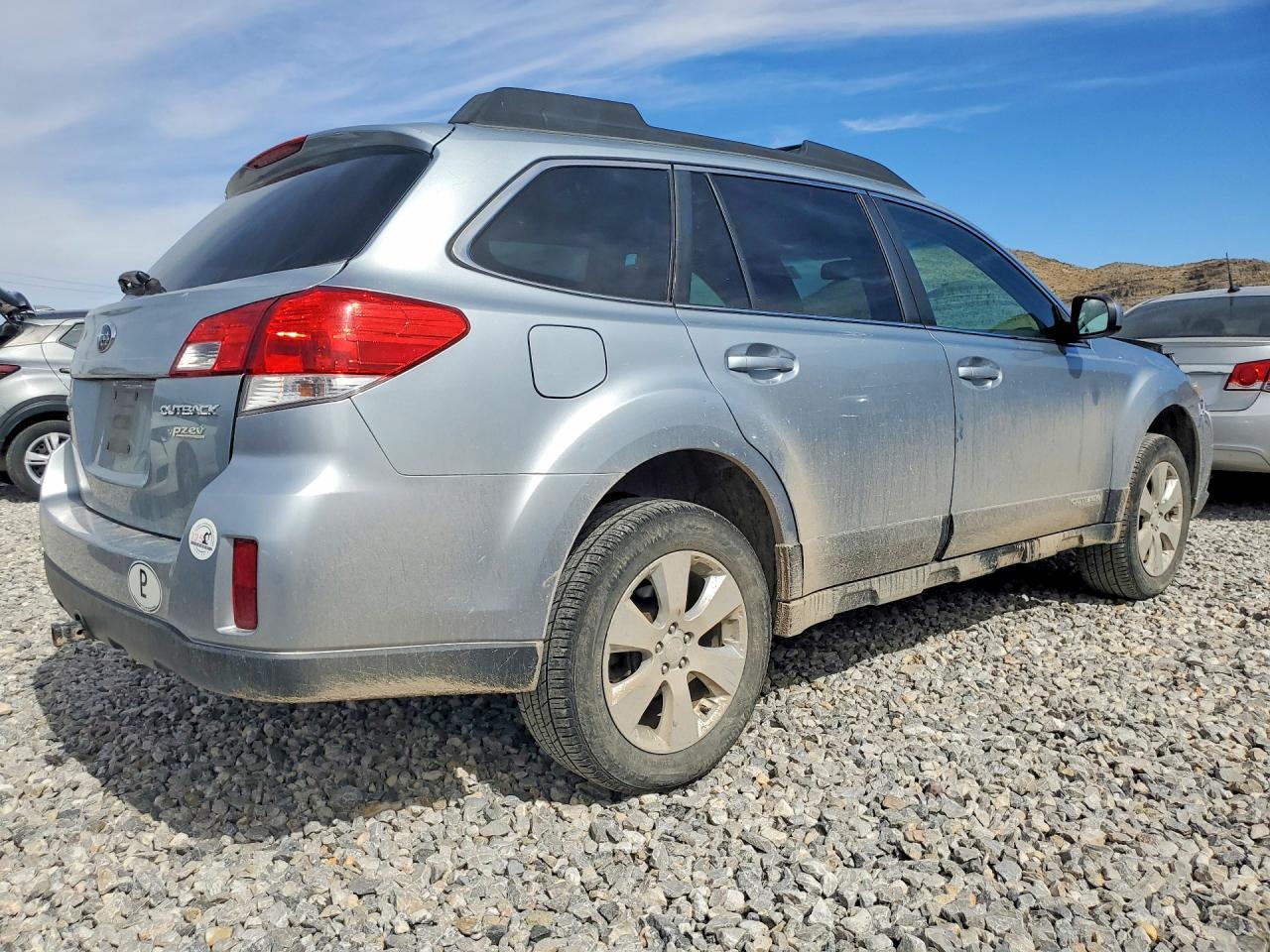 2012 SUBARU OUTBACK 2.5I PREMIUM photo 3