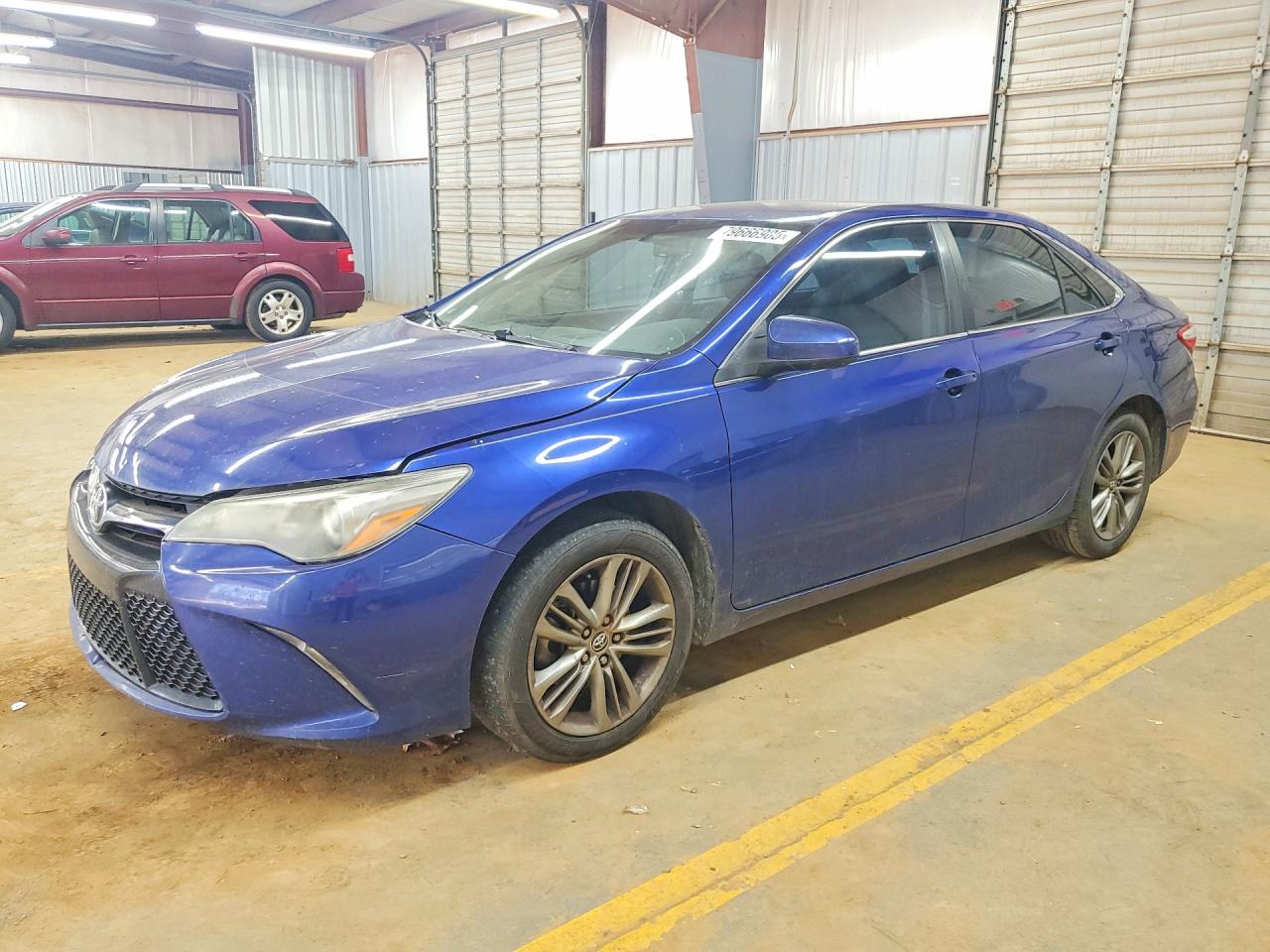 2016 TOYOTA CAMRY
