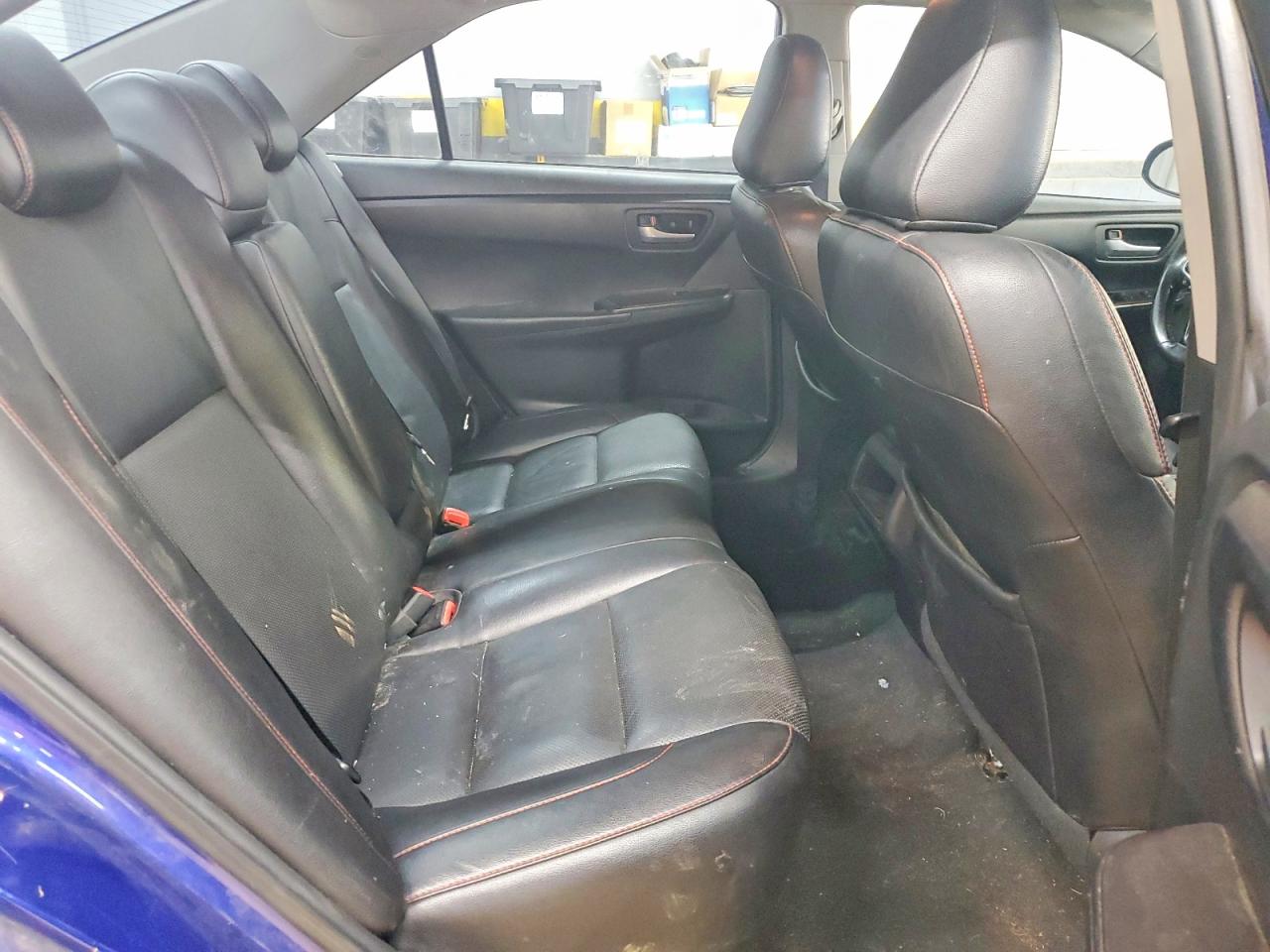 2016 TOYOTA CAMRY SE photo 19