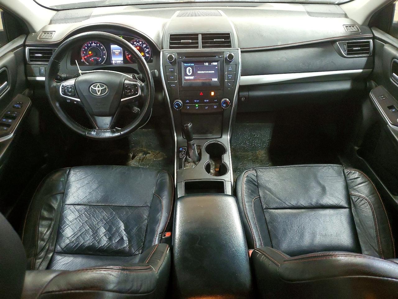 2016 TOYOTA CAMRY SE photo 15