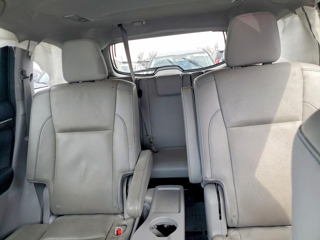2016 TOYOTA HIGHLANDER LIMITED PLATINUM photo 28