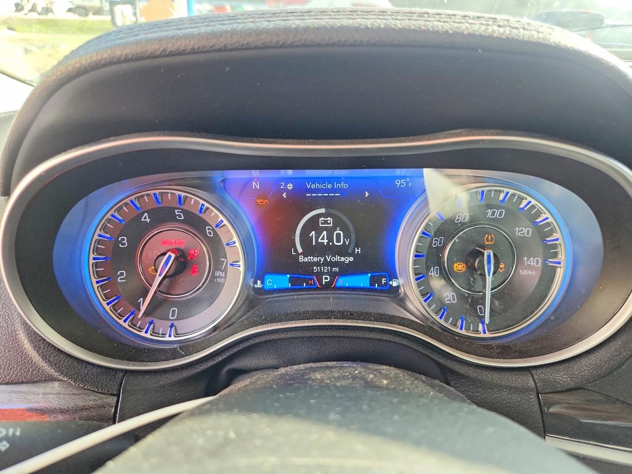 2022 CHRYSLER 300 TOURING photo 17
