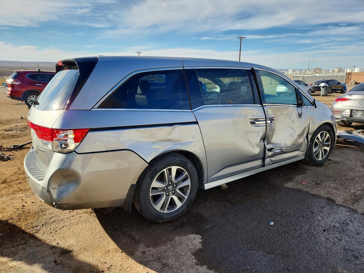 2016 HONDA ODYSSEY TOURING photo 3