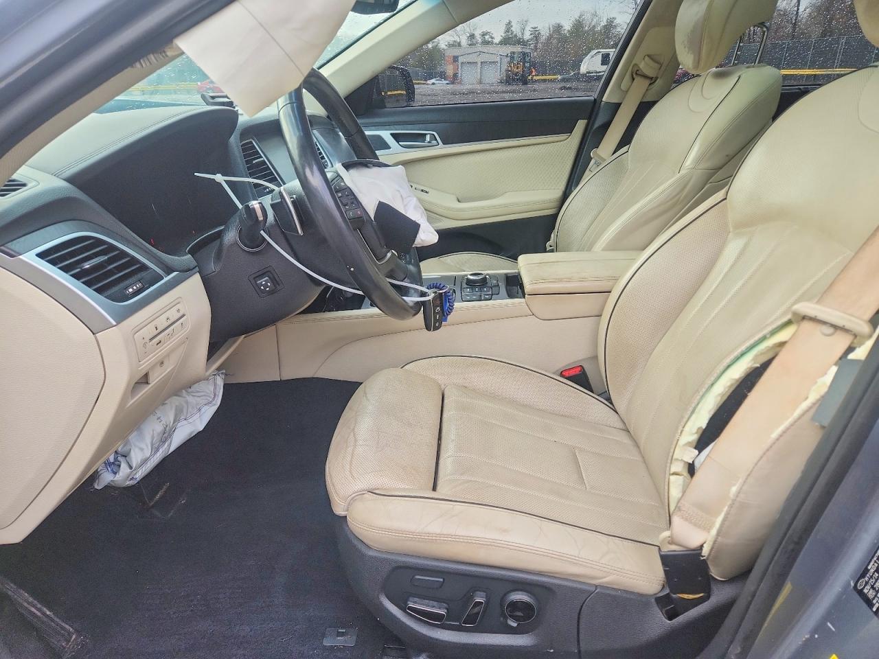 2015 HYUNDAI GENESIS 3.8L photo 7