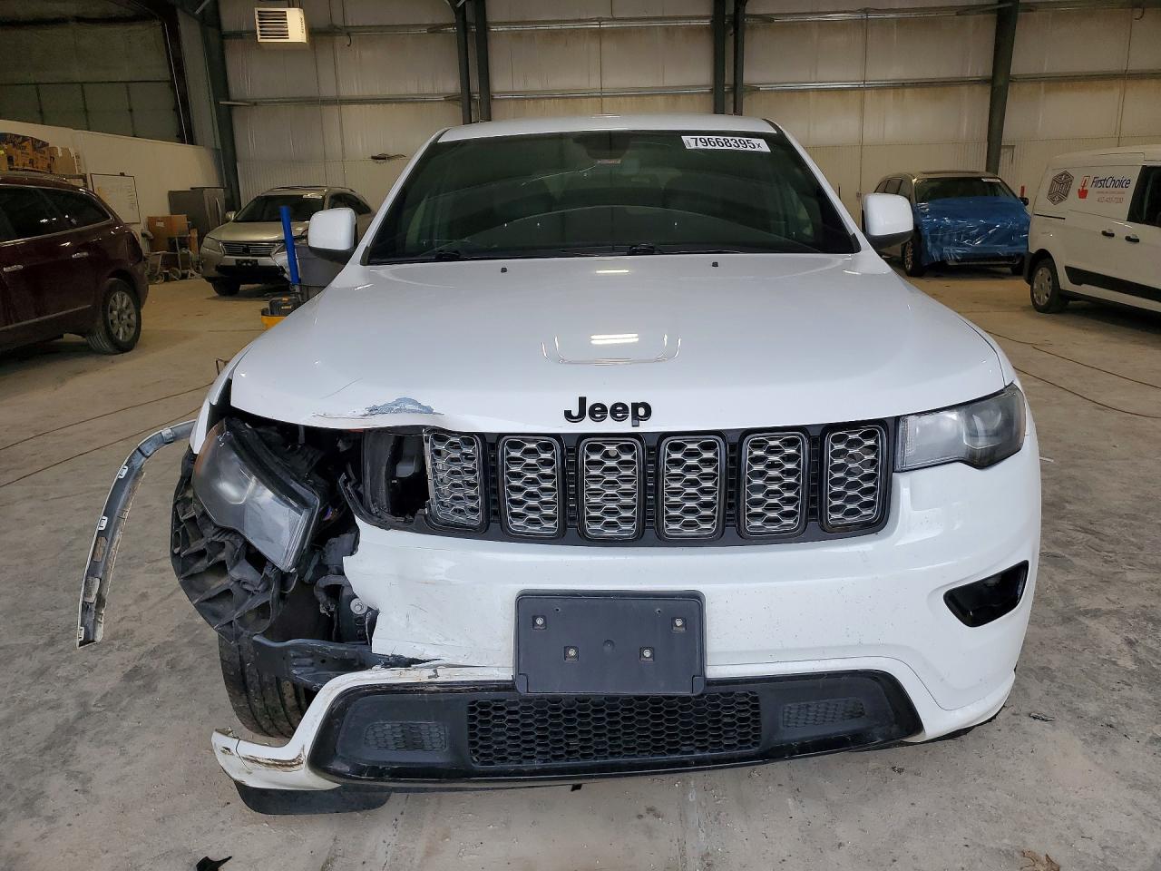 2018 JEEP GRAND CHEROKEE LAREDO photo 5