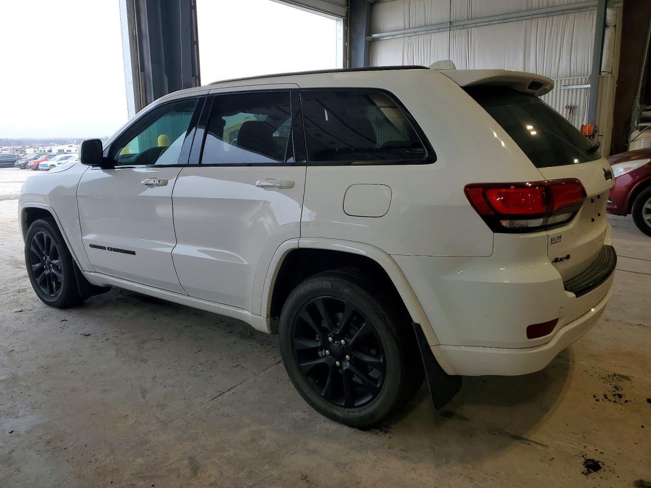 2018 JEEP GRAND CHEROKEE LAREDO photo 2