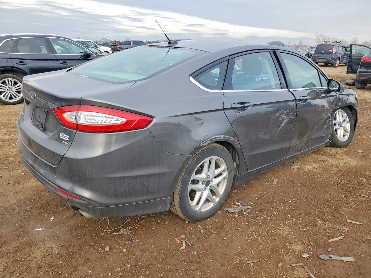2015 FORD FUSION SE photo 3