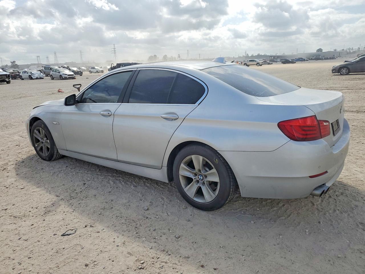 2013 BMW 528 photo 4