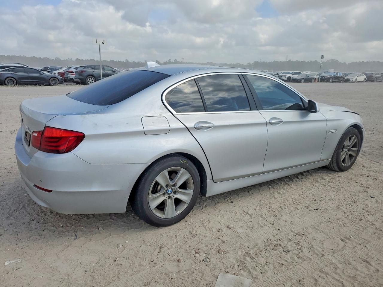 2013 BMW 528 photo 7
