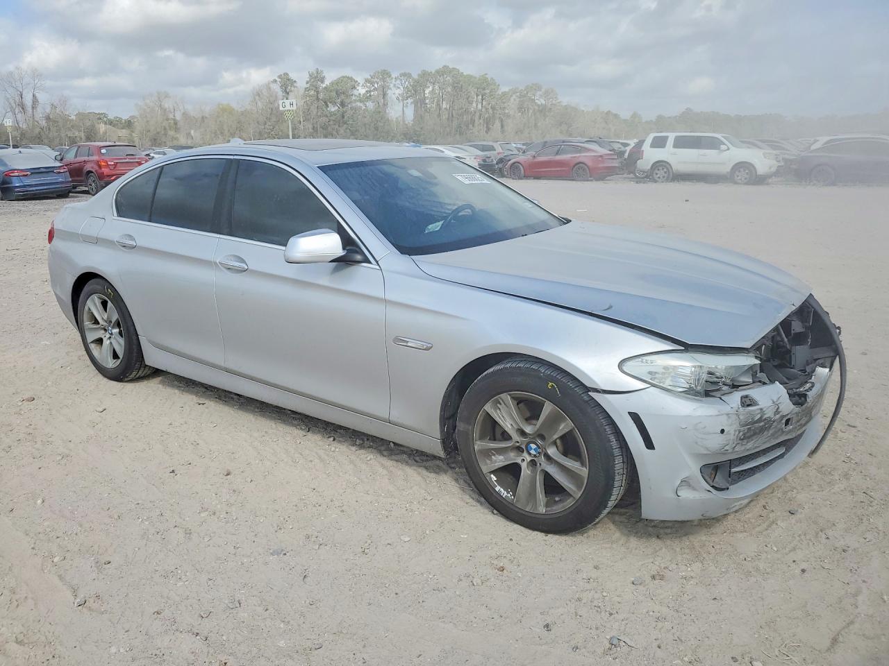 2013 BMW 528 photo 10