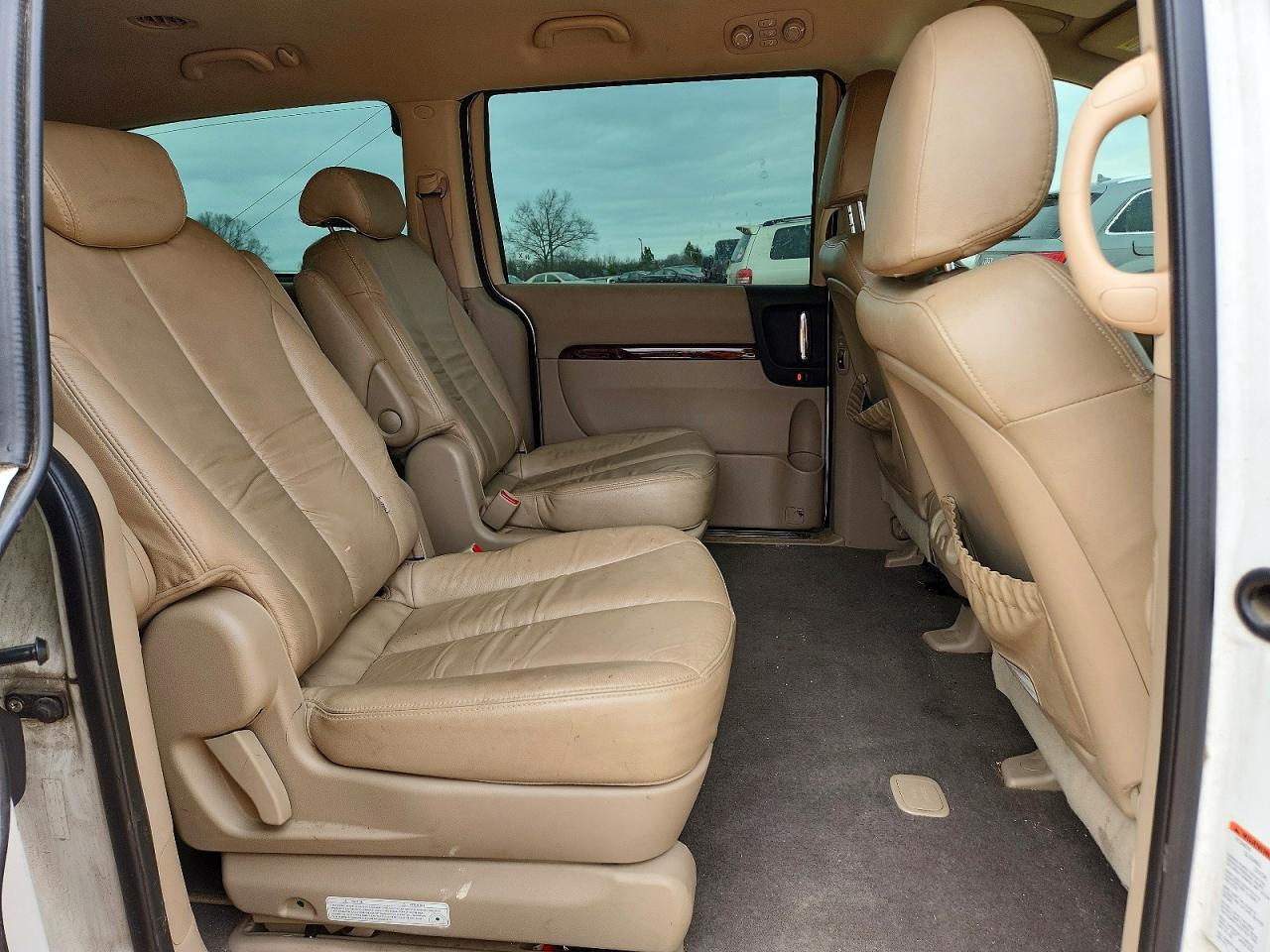 2008 HYUNDAI ENTOURAGE GLS photo 21