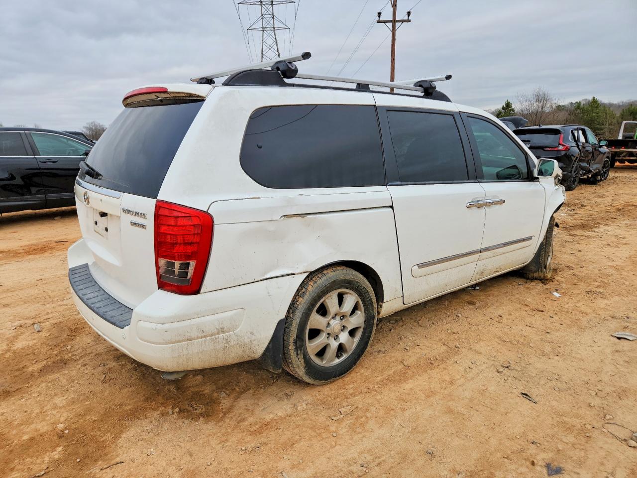 2008 HYUNDAI ENTOURAGE GLS photo 5