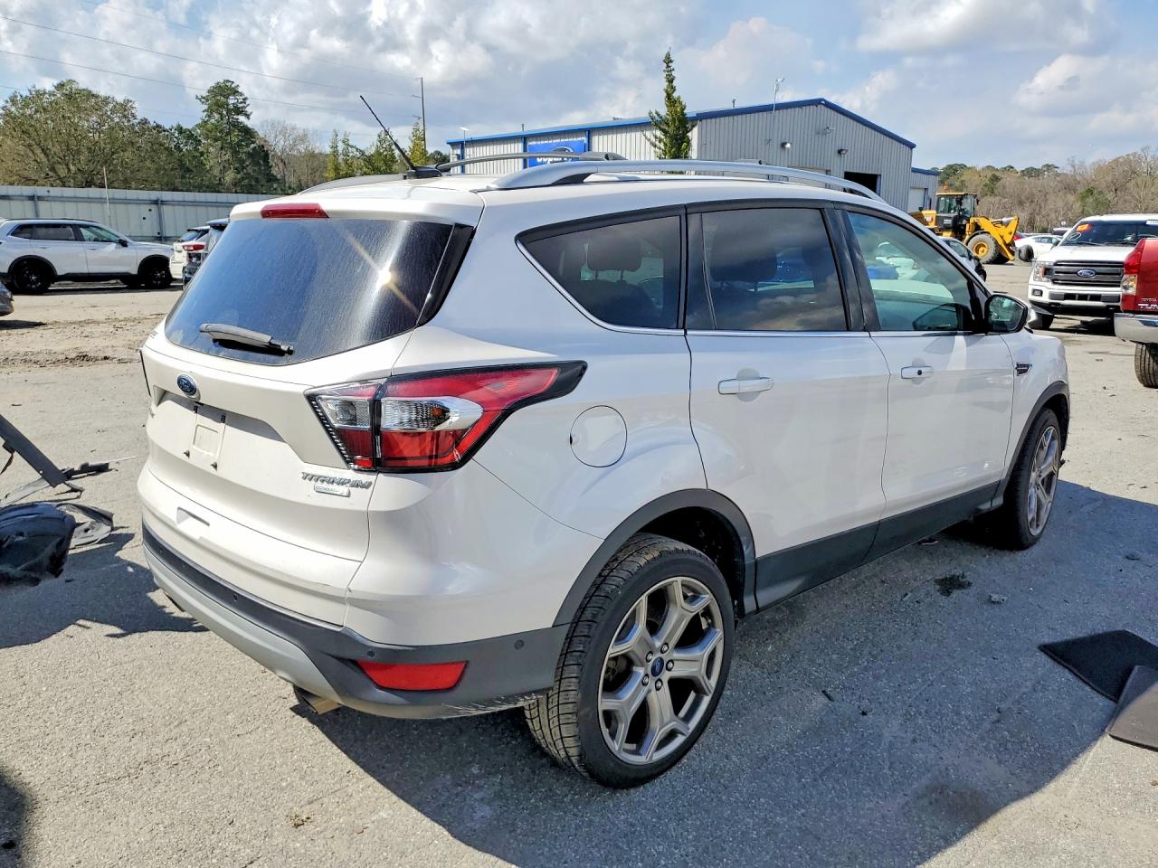 2017 FORD ESCAPE TITANIUM photo 5