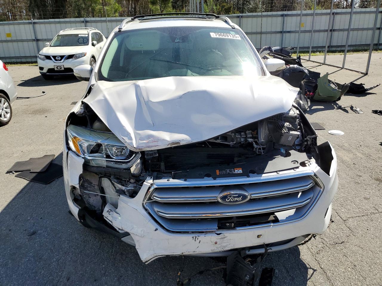 2017 FORD ESCAPE TITANIUM photo 9