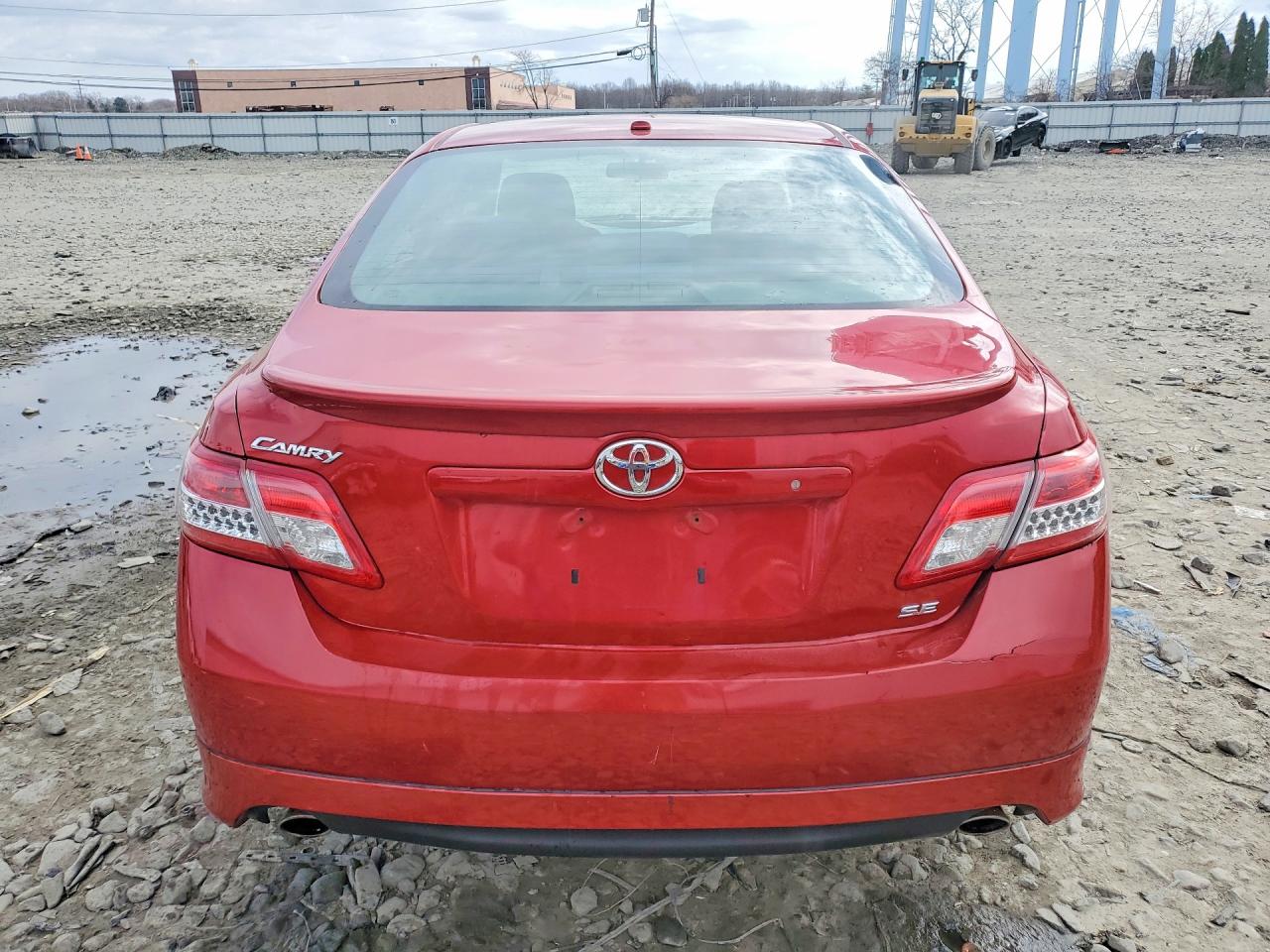 2010 TOYOTA CAMRY SE photo 11