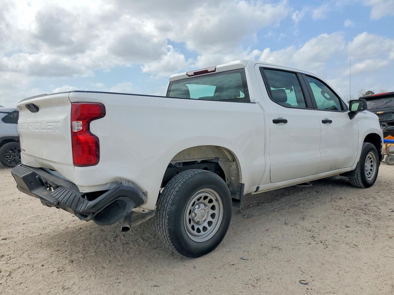 2021 CHEVROLET SILVERADO C1500 photo 3