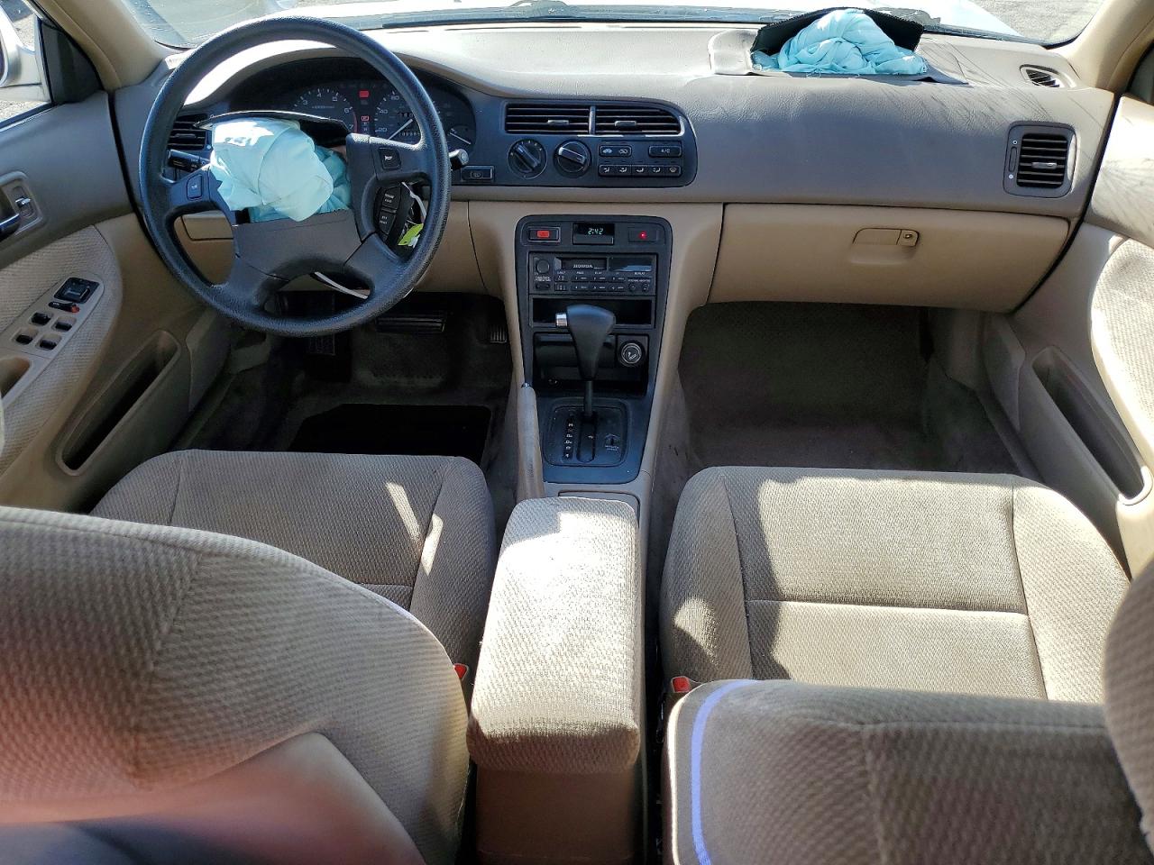 1997 HONDA ACCORD LX photo 8