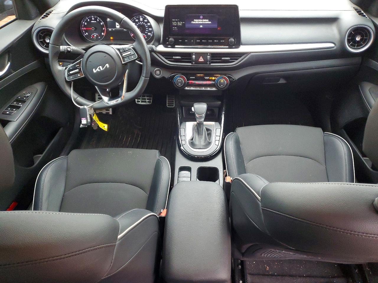 2024 KIA FORTE GT-LINE photo 8