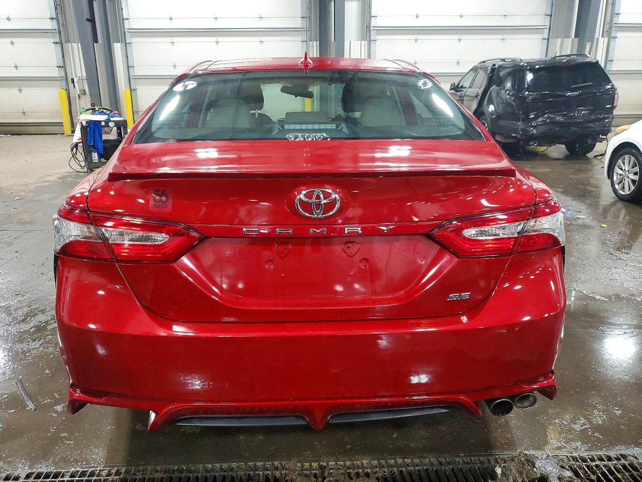 2019 TOYOTA CAMRY SE photo 11
