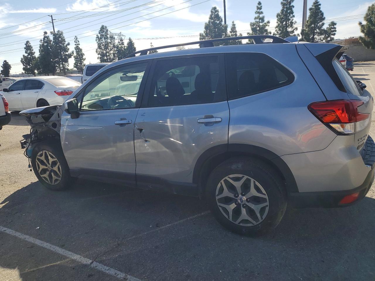 2022 SUBARU FORESTER PREMIUM photo 3
