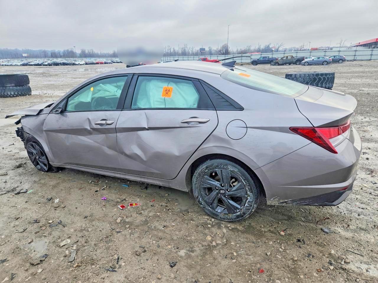 2023 HYUNDAI ELANTRA SEL photo 4