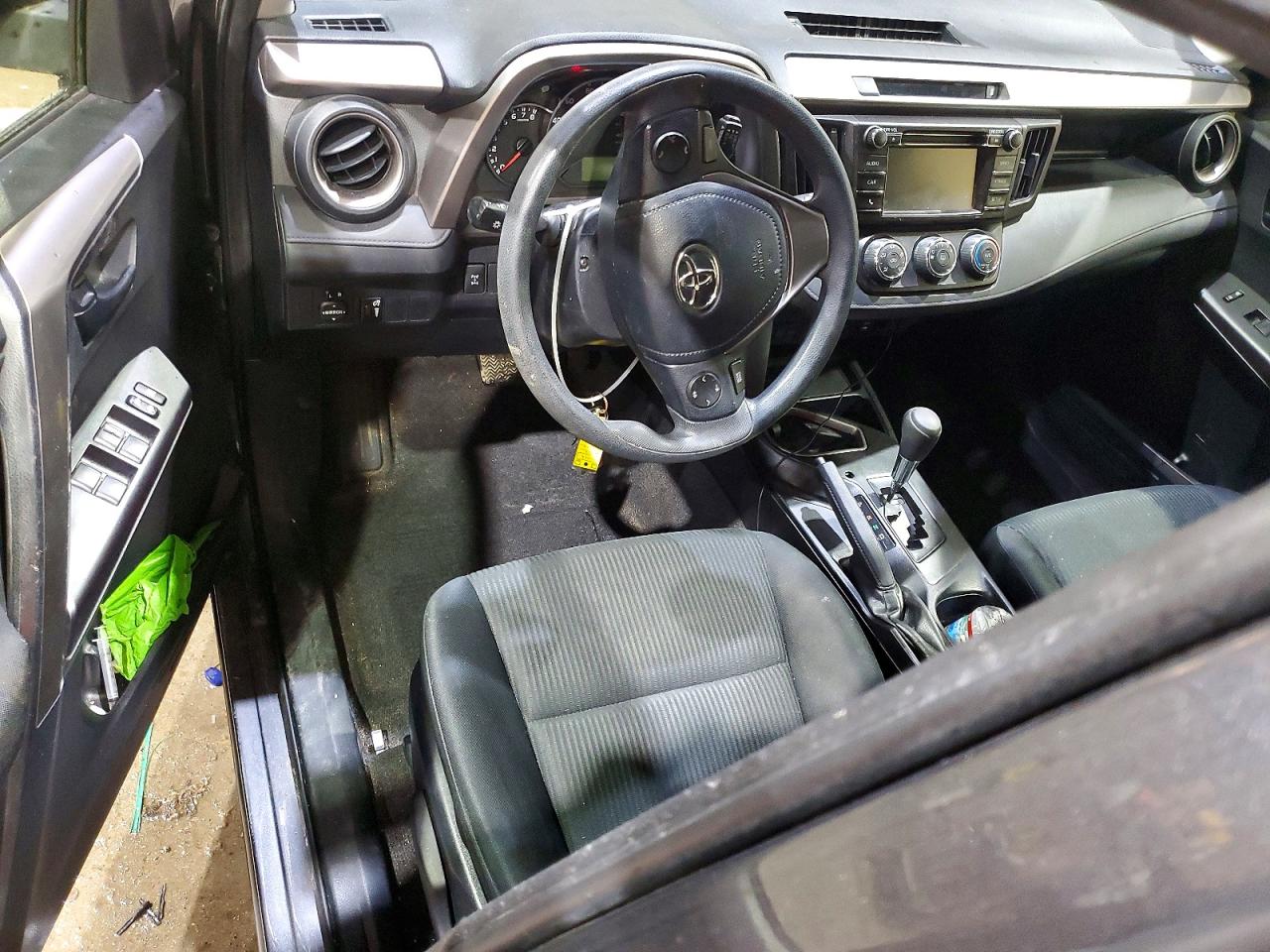 2016 TOYOTA RAV4 LE photo 8