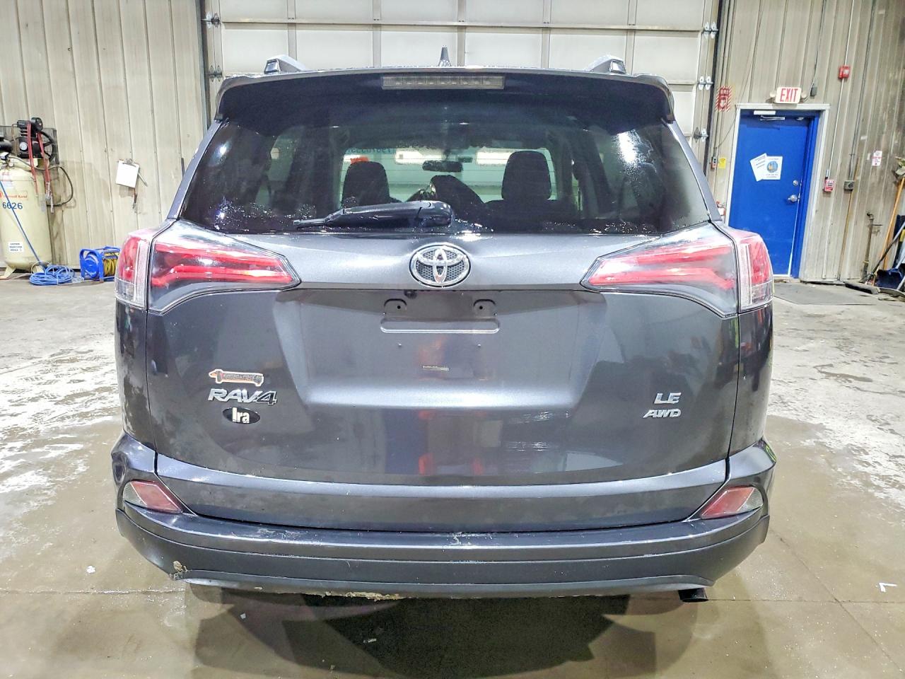 2016 TOYOTA RAV4 LE photo 6