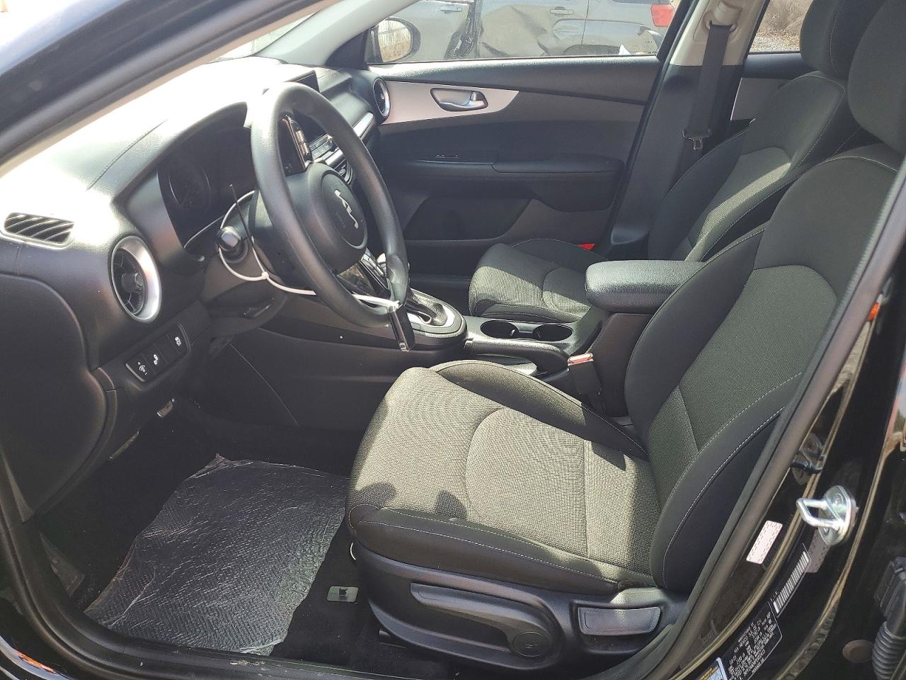 2023 KIA FORTE LXS photo 13