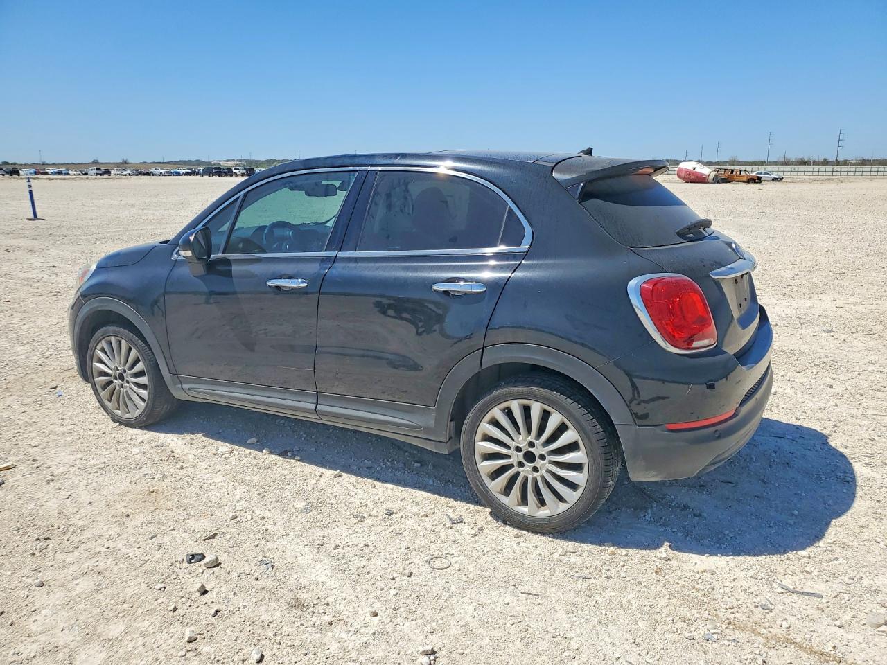 2016 FIAT 500X LOUNGE photo 2