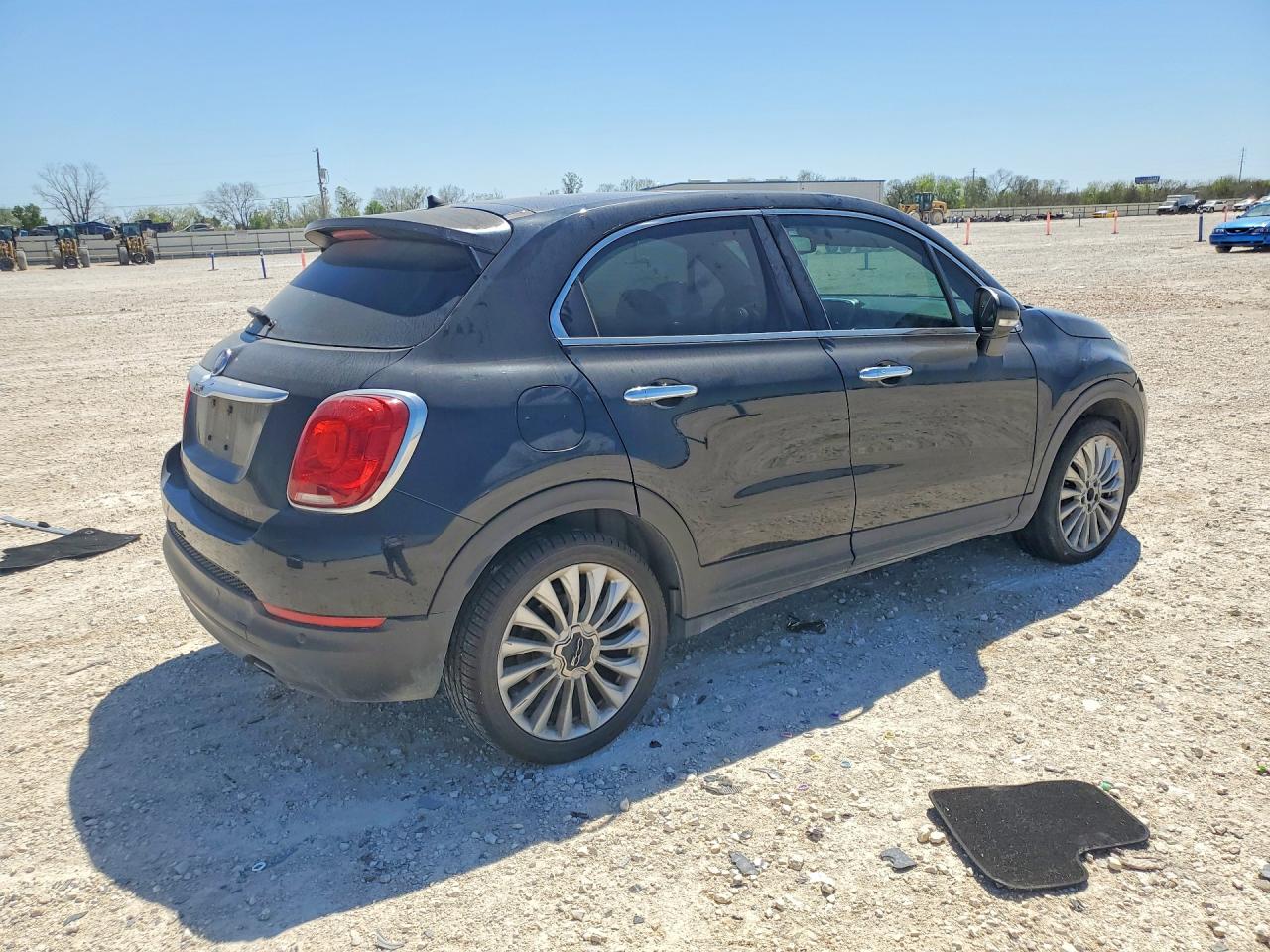 2016 FIAT 500X LOUNGE photo 3