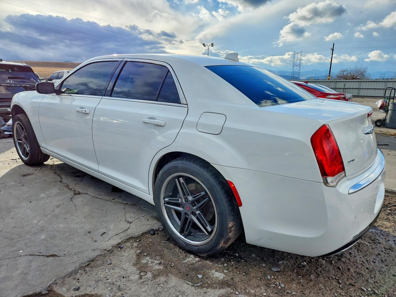 2016 CHRYSLER 300 LIMITED photo 4