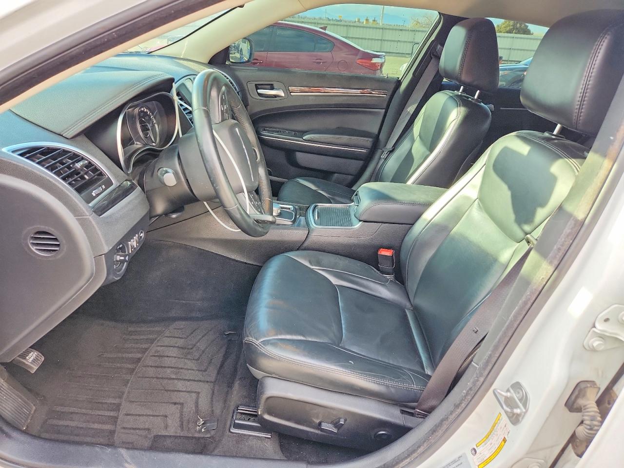 2016 CHRYSLER 300 LIMITED photo 19