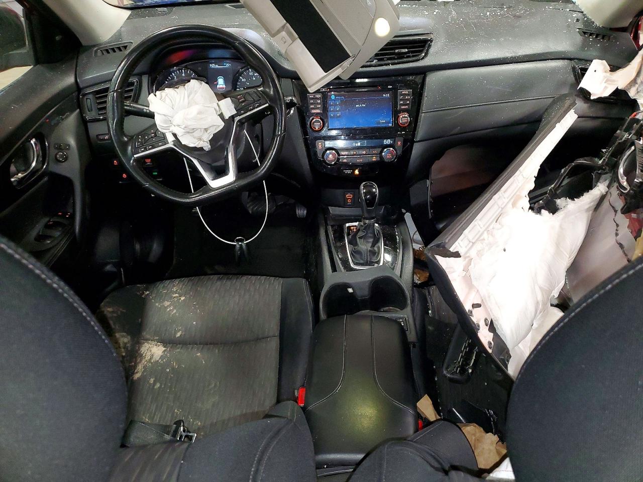 2017 NISSAN ROGUE SV photo 15