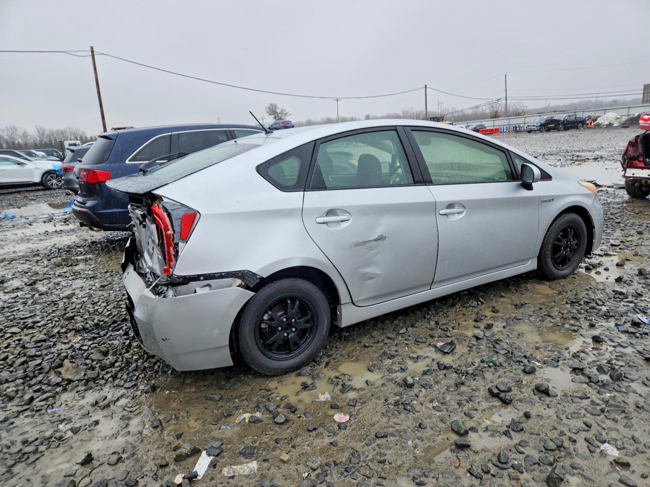 2013 TOYOTA PRIUS TWO photo 7