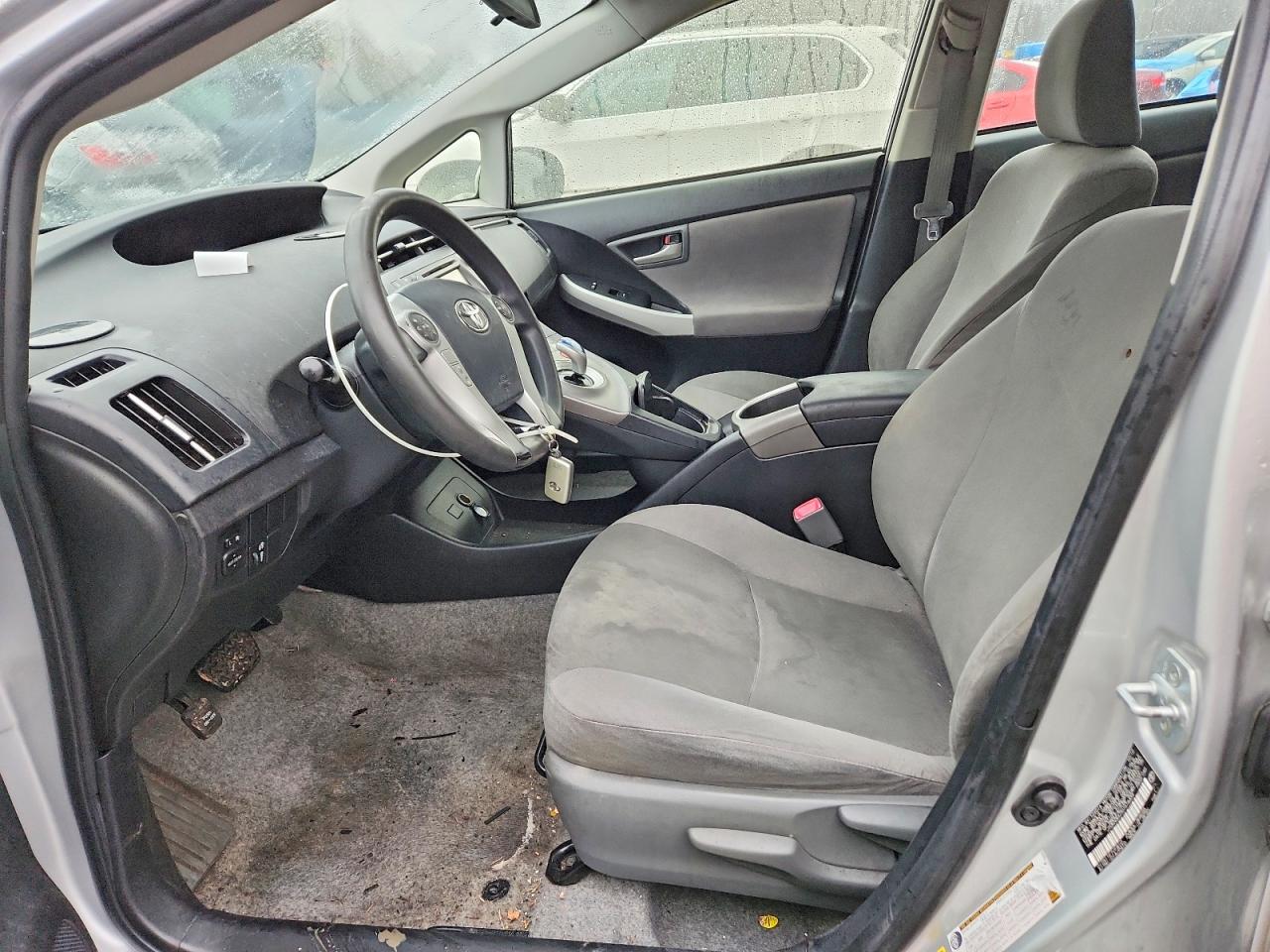 2013 TOYOTA PRIUS TWO photo 19