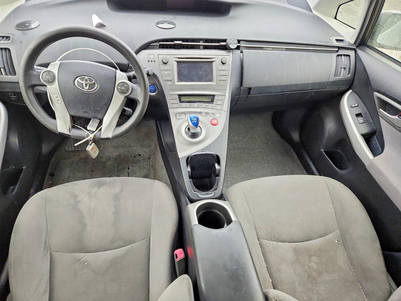 2013 TOYOTA PRIUS TWO photo 22