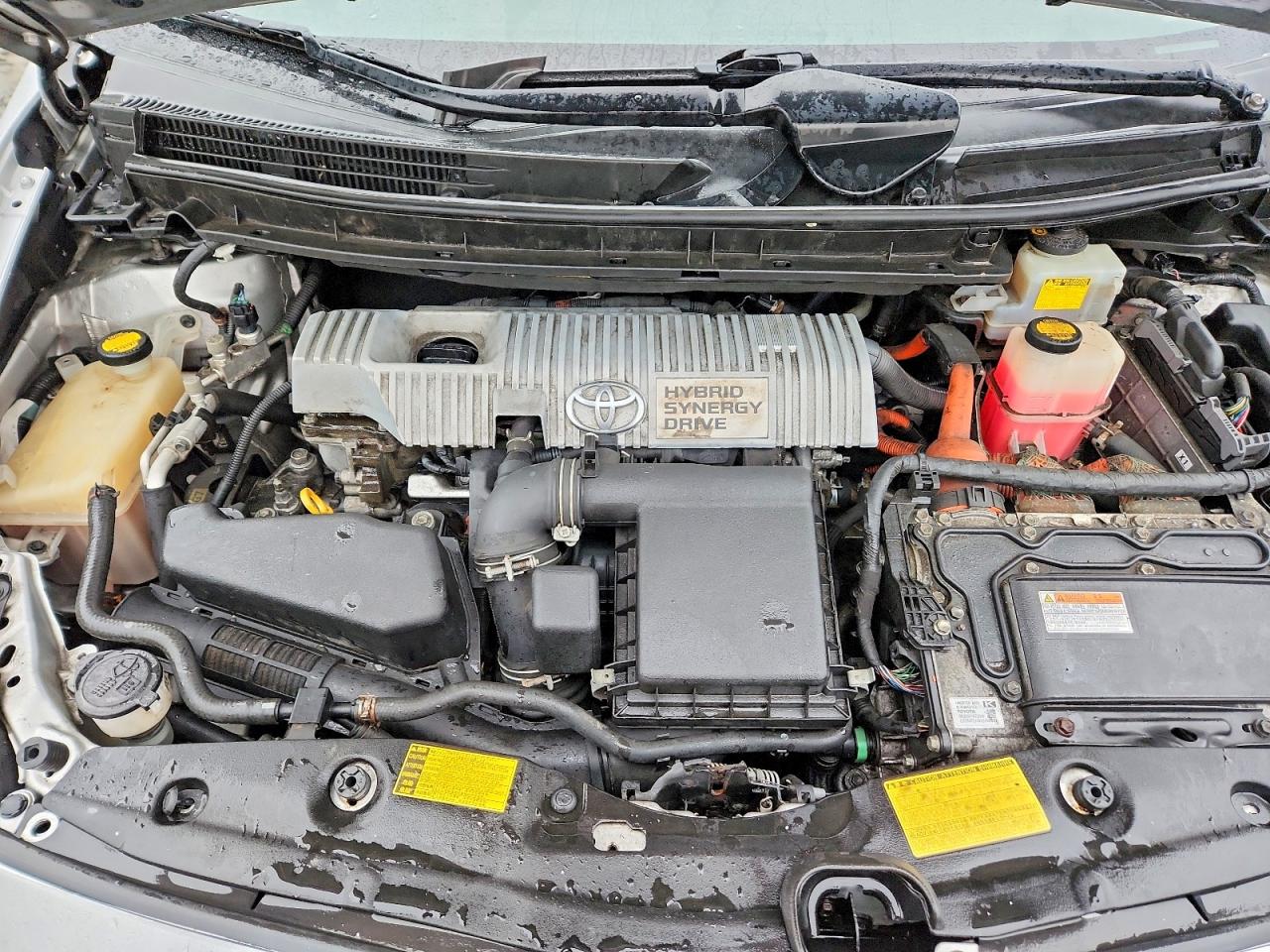 2013 TOYOTA PRIUS TWO photo 31