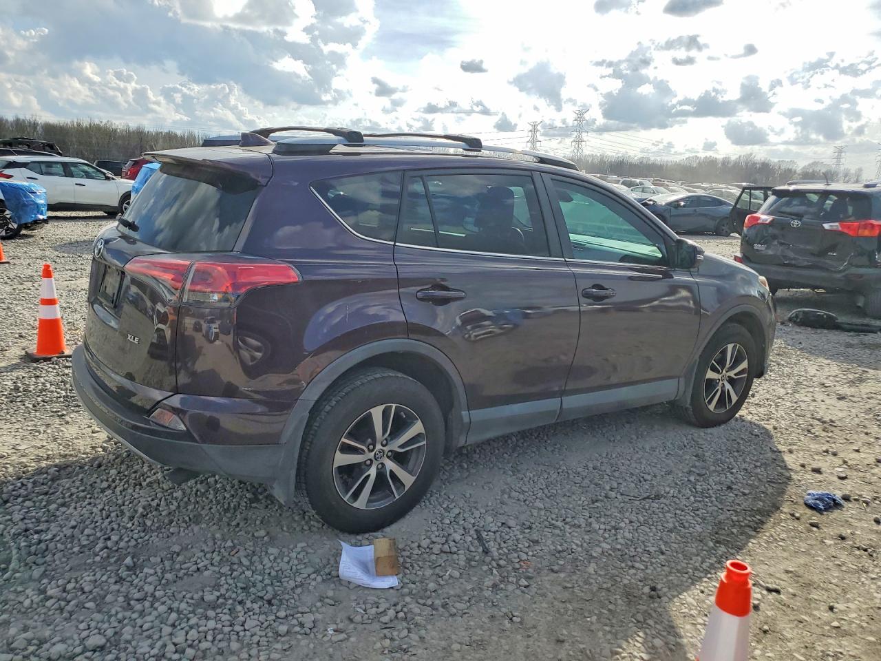 2018 TOYOTA RAV4 XLE photo 5