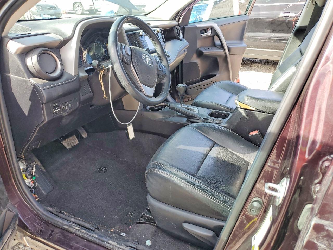 2018 TOYOTA RAV4 XLE photo 13