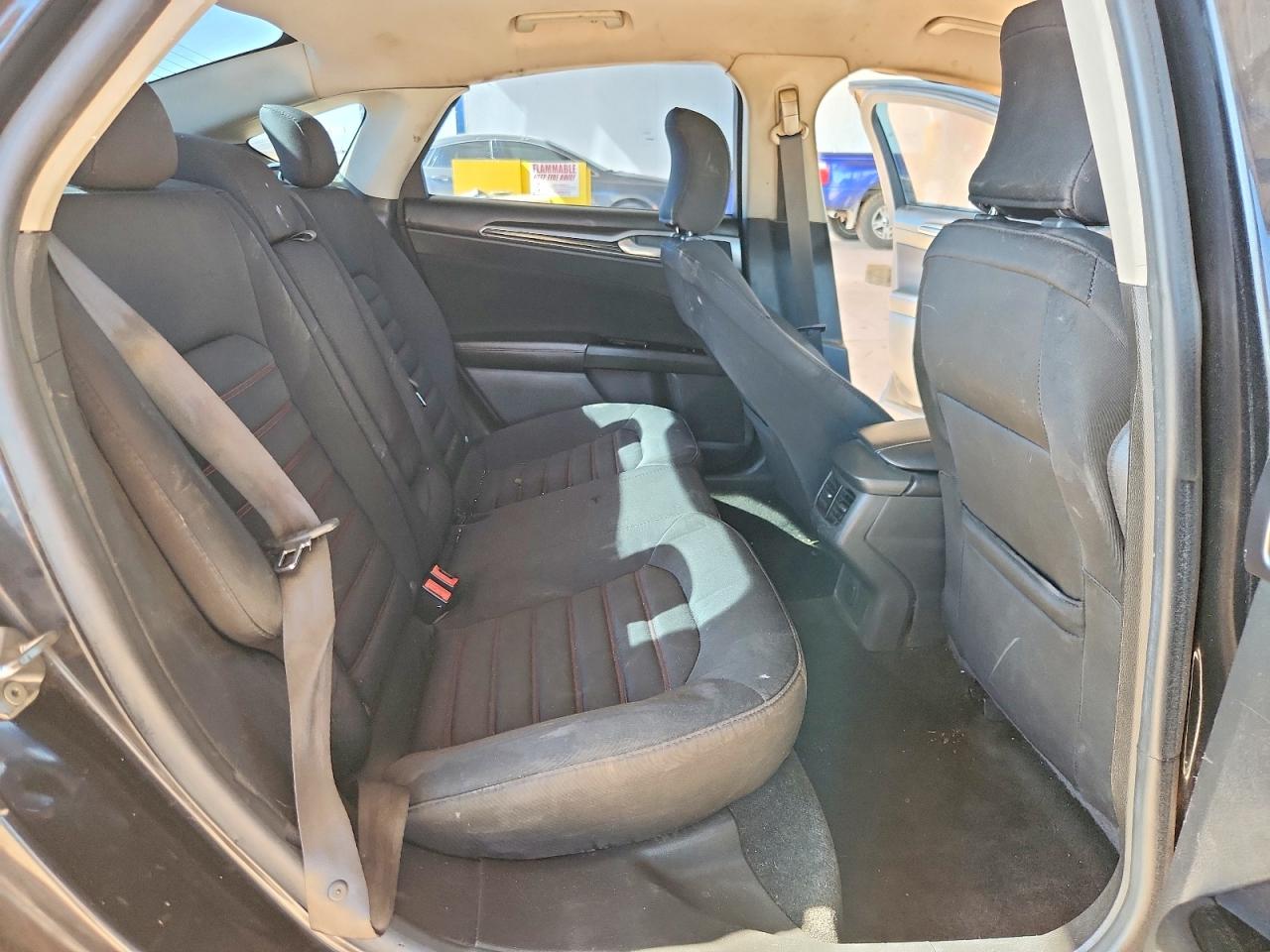 2015 FORD FUSION SE photo 10