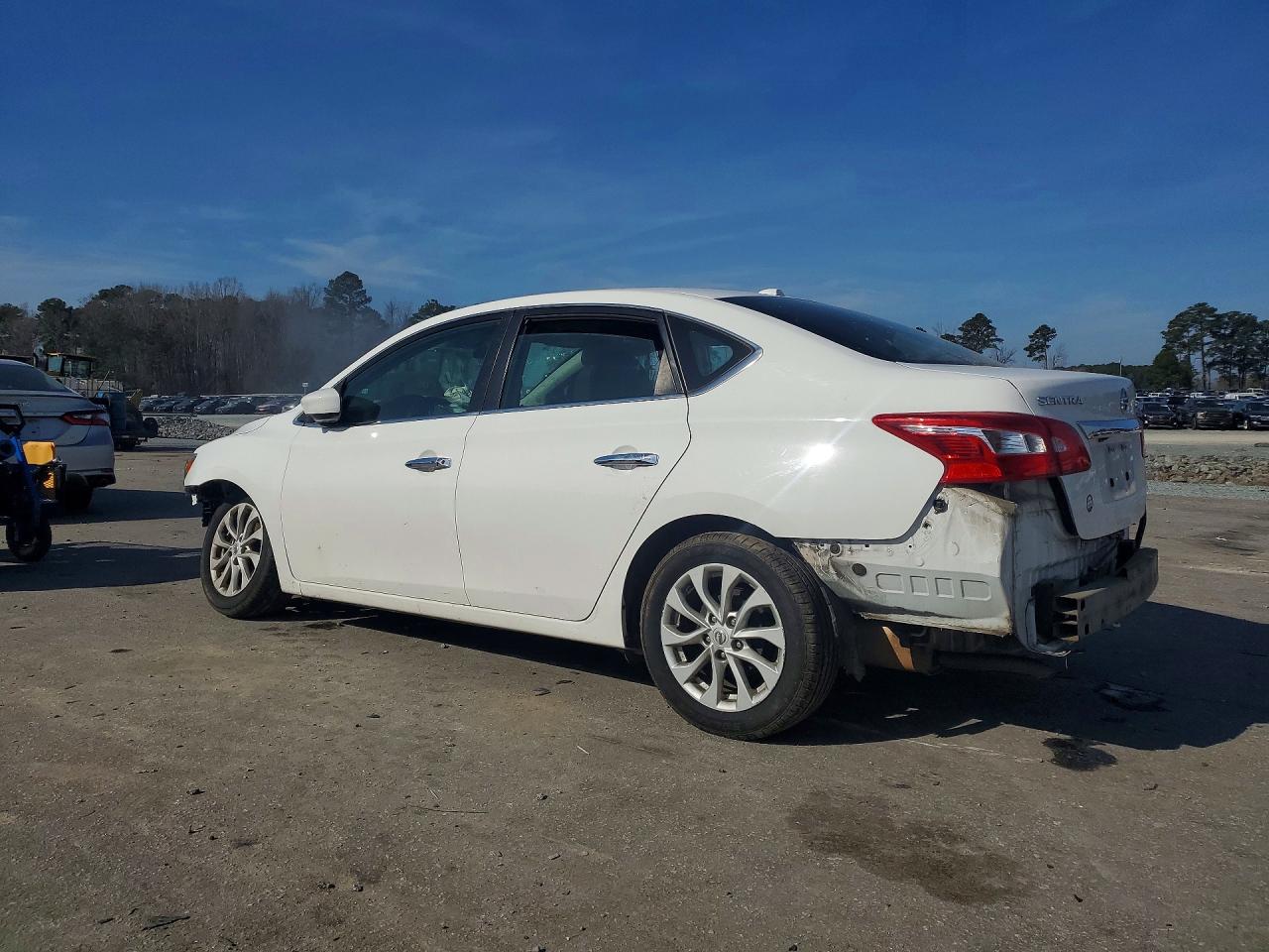 2019 NISSAN SENTRA SV photo 4