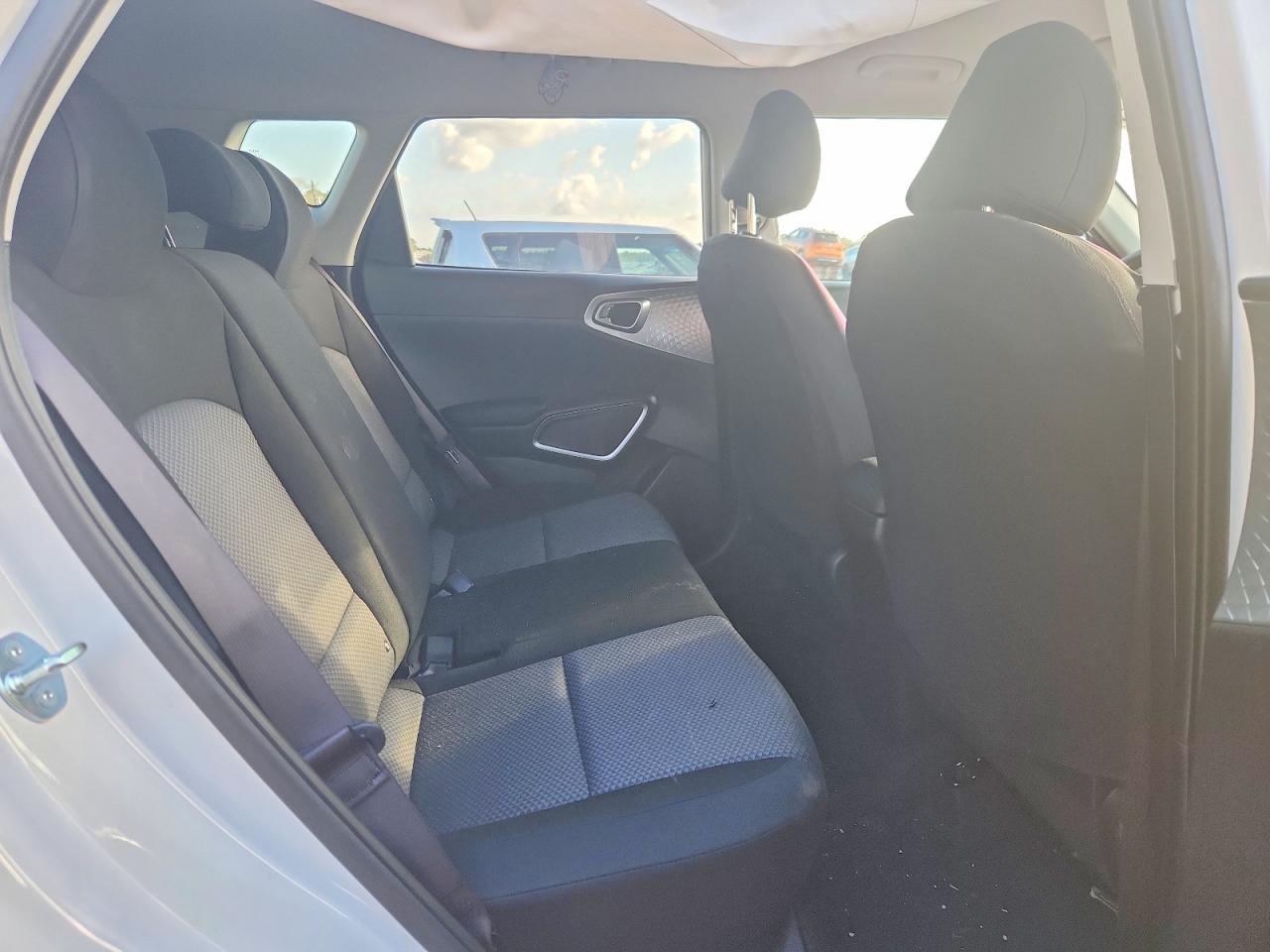 2025 KIA SOUL LX photo 31