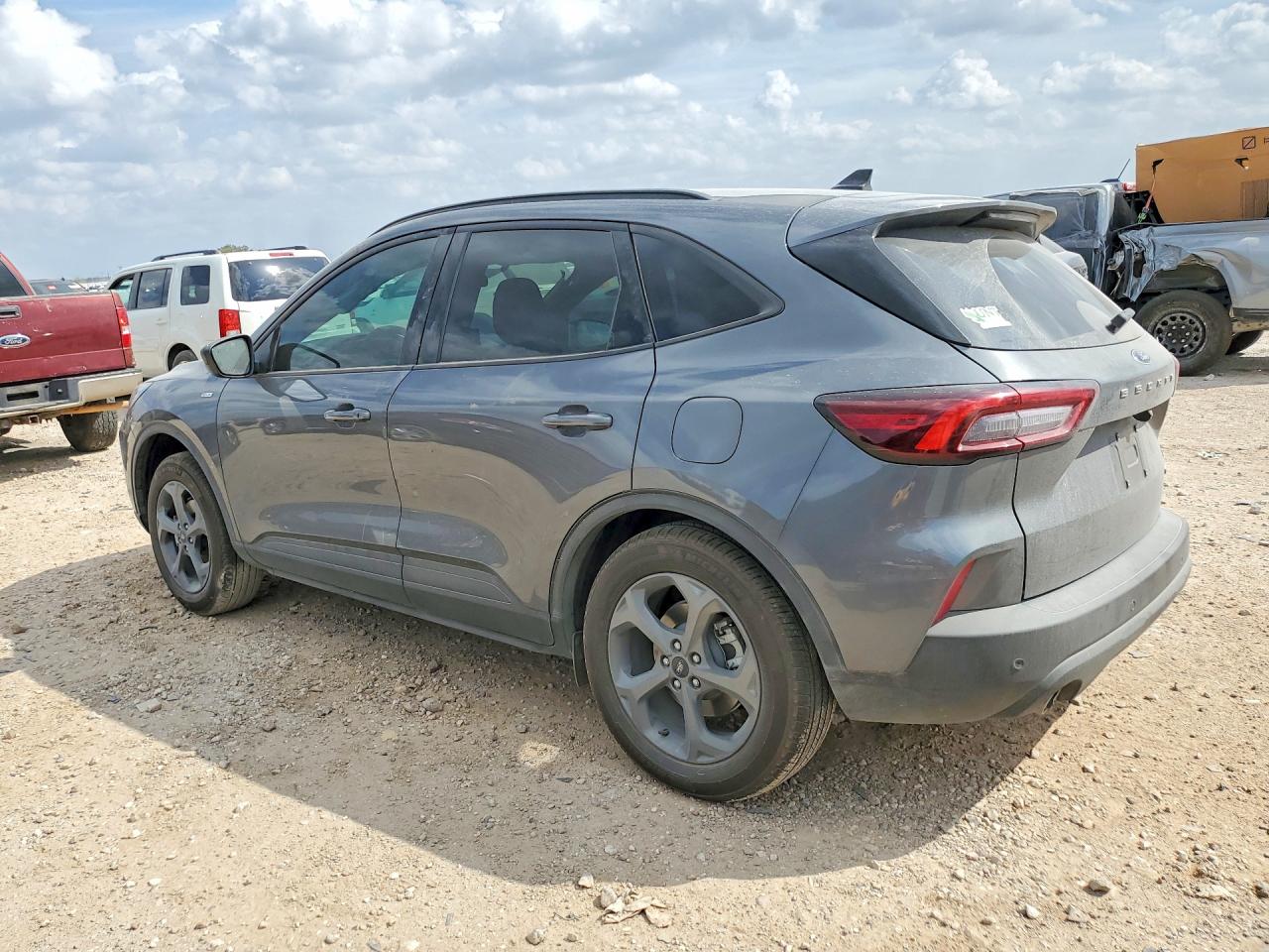 2025 FORD ESCAPE ST LINE photo 3