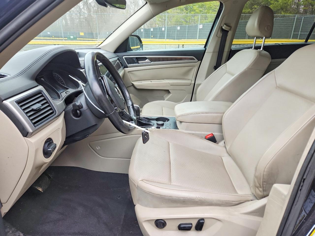 2018 VOLKSWAGEN ATLAS SE photo 13