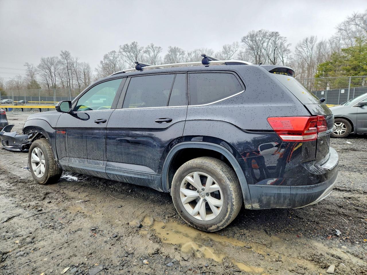 2018 VOLKSWAGEN ATLAS SE photo 3