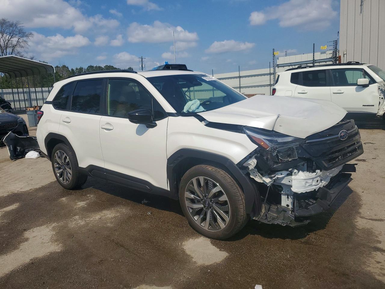 2025 SUBARU FORESTER TOURING photo 10
