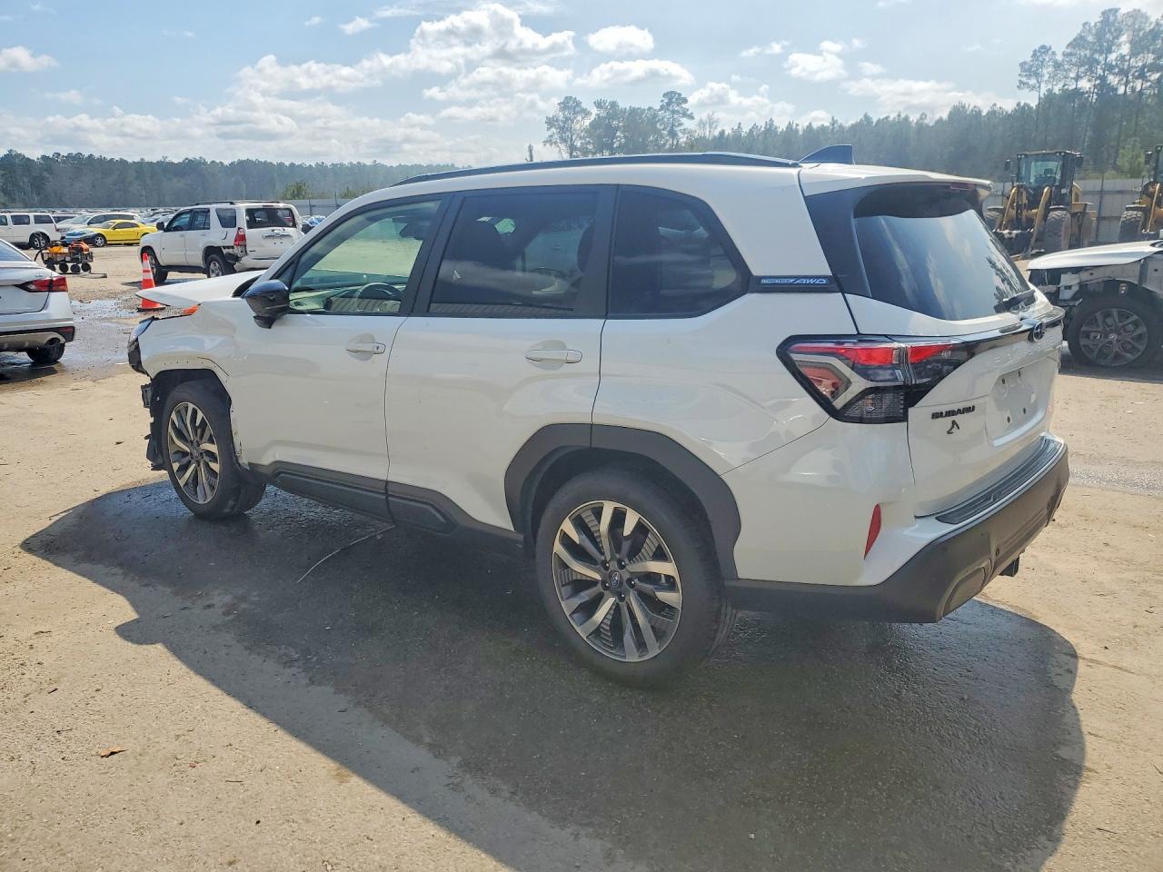 2025 SUBARU FORESTER TOURING photo 4